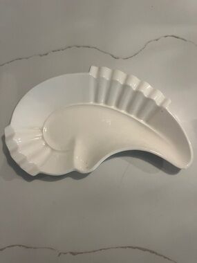 Miramar of California 1957 White Ceramic Shell-Shaped Serving Dish/ashtray 12x7